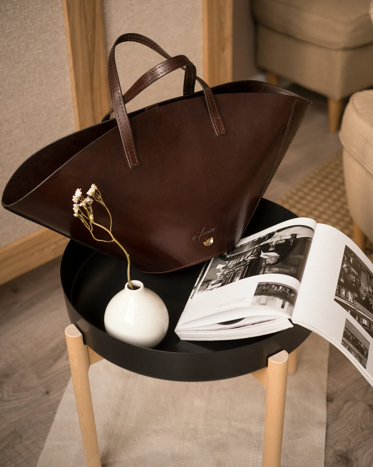 Cabas en cuir brun, photographie de produit